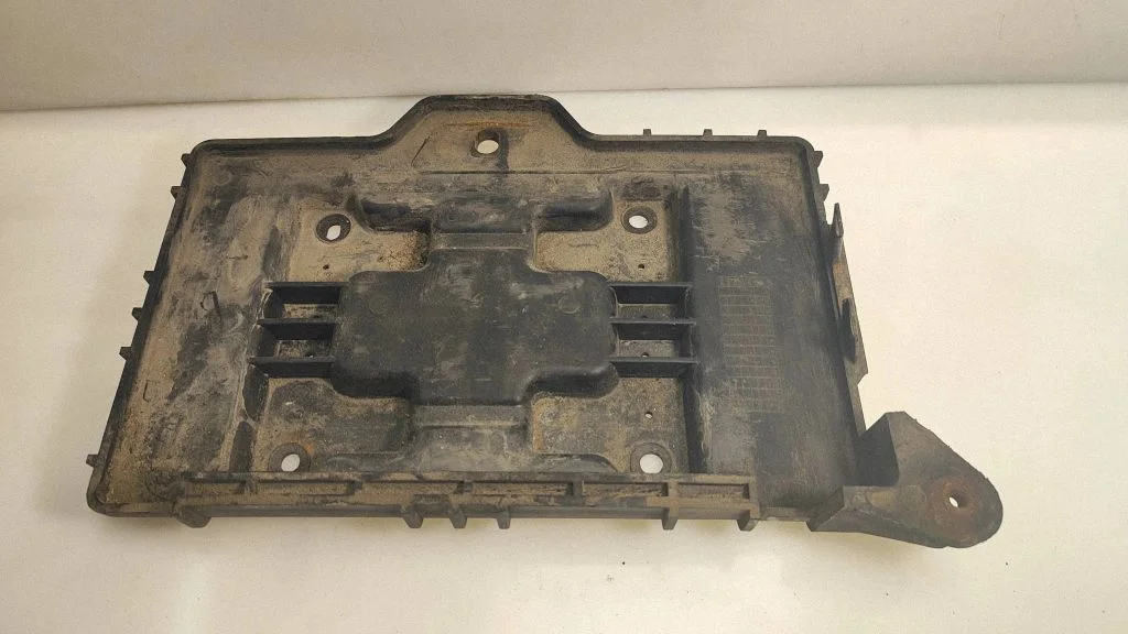 Battery tray – Hyundai Santa Fe (2006-2012)