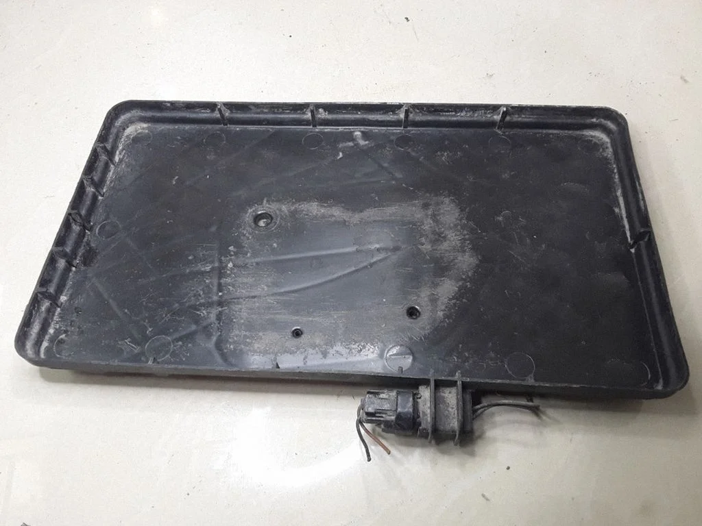 Battery tray – Toyota Avensis T250 (2003-2006)