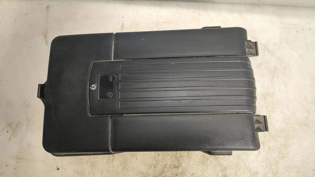 Battery box tray cover/lid – Volkswagen Passat B6 (2005-2010)