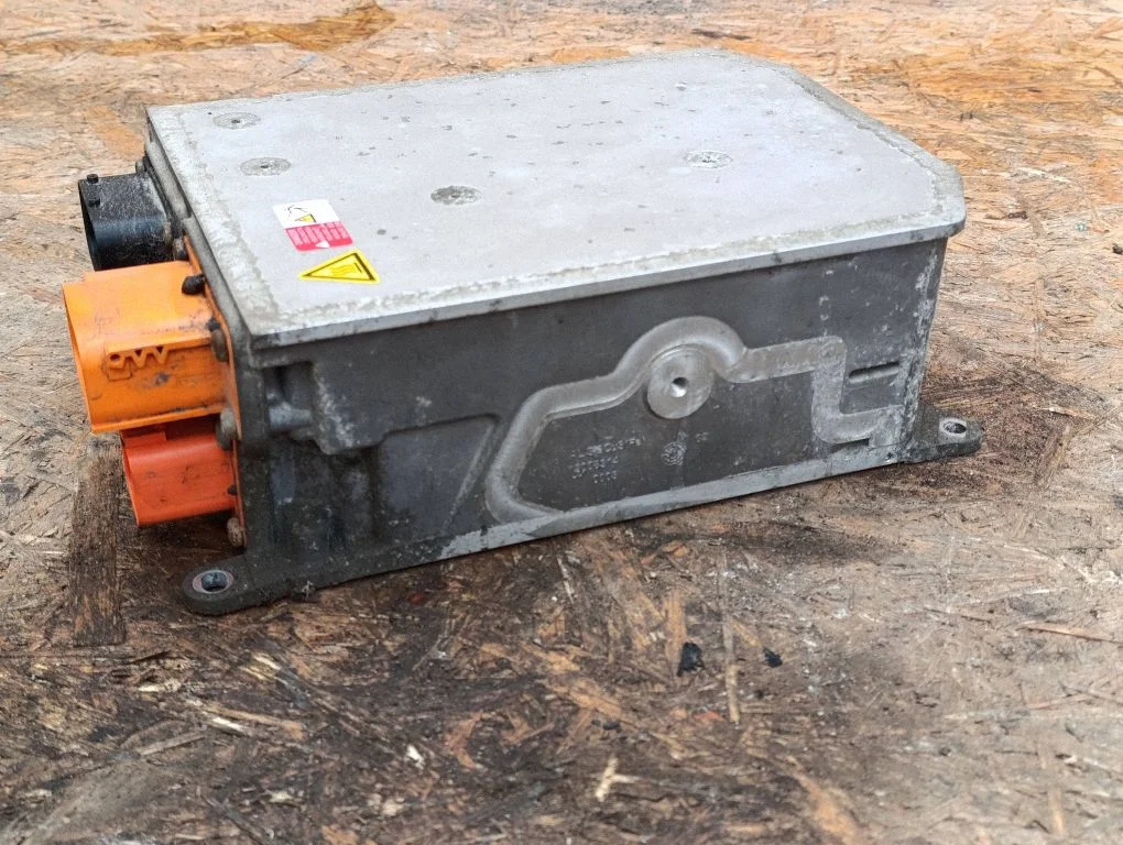 Battery charger (optional) – Volkswagen e-Up (2016-)