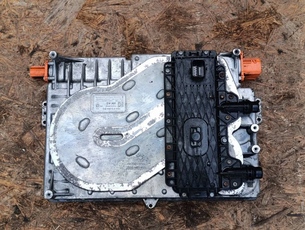 Battery charger (optional) – Skoda Enyaq iV (2020-)