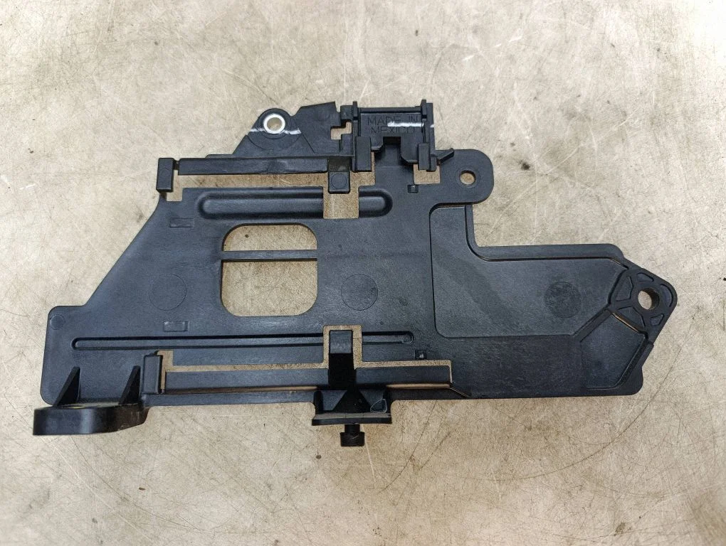 Other engine bay part LJ9812A692CC