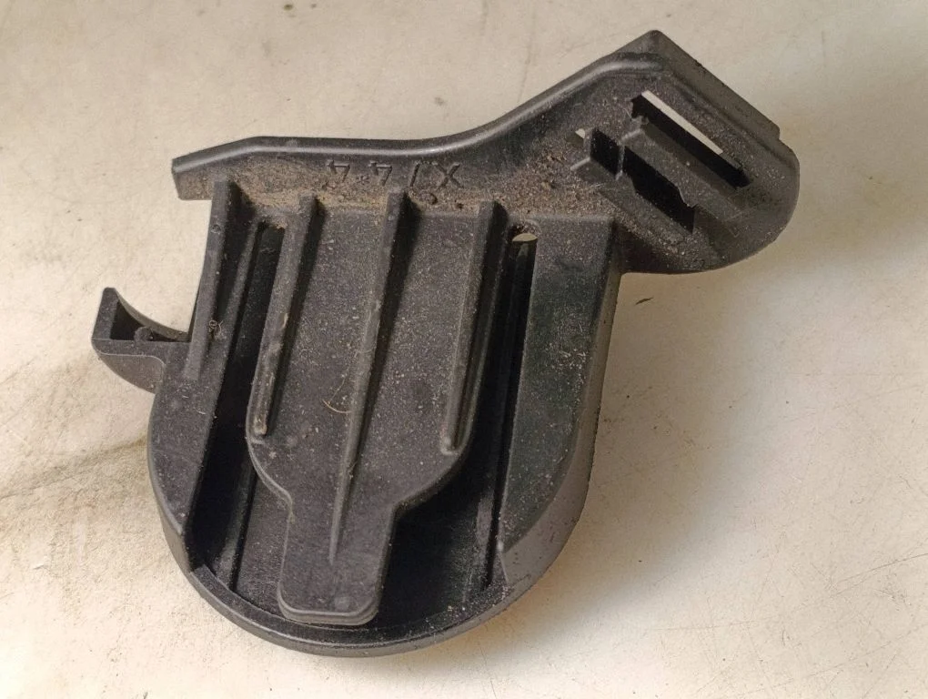 Other exterior part A6511590425