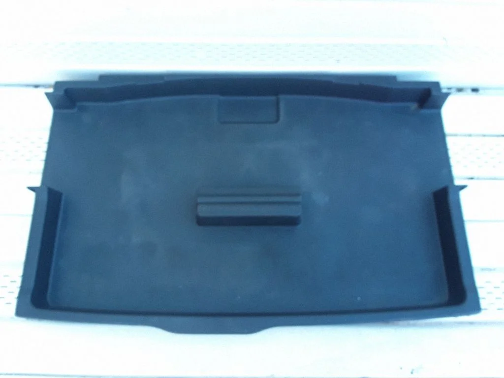 Pagasiruumi panipaik – Toyota Avensis T250 (2006-2009)