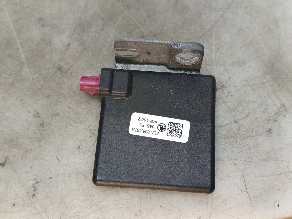 Wzmacniacz antenowy 5LA035497A