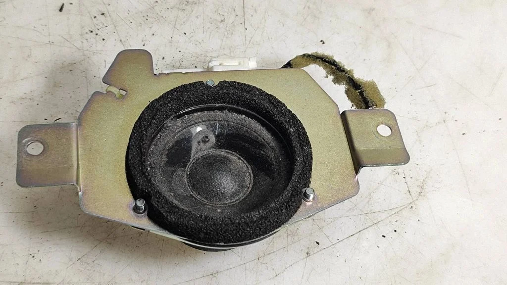 Panel speaker – Subaru Outback (2007-2009)