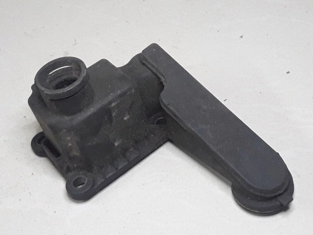 Breather/breather pipe/hose – Audi 100 S4 C4 (1990-1995)