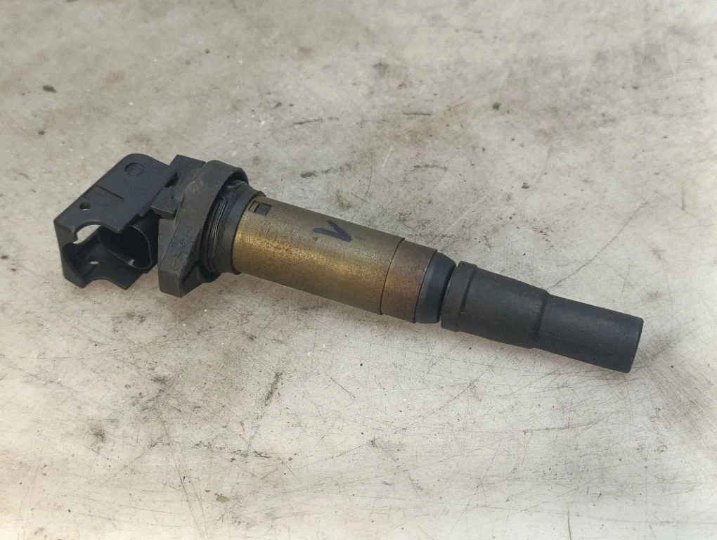 High voltage ignition coil 19005293