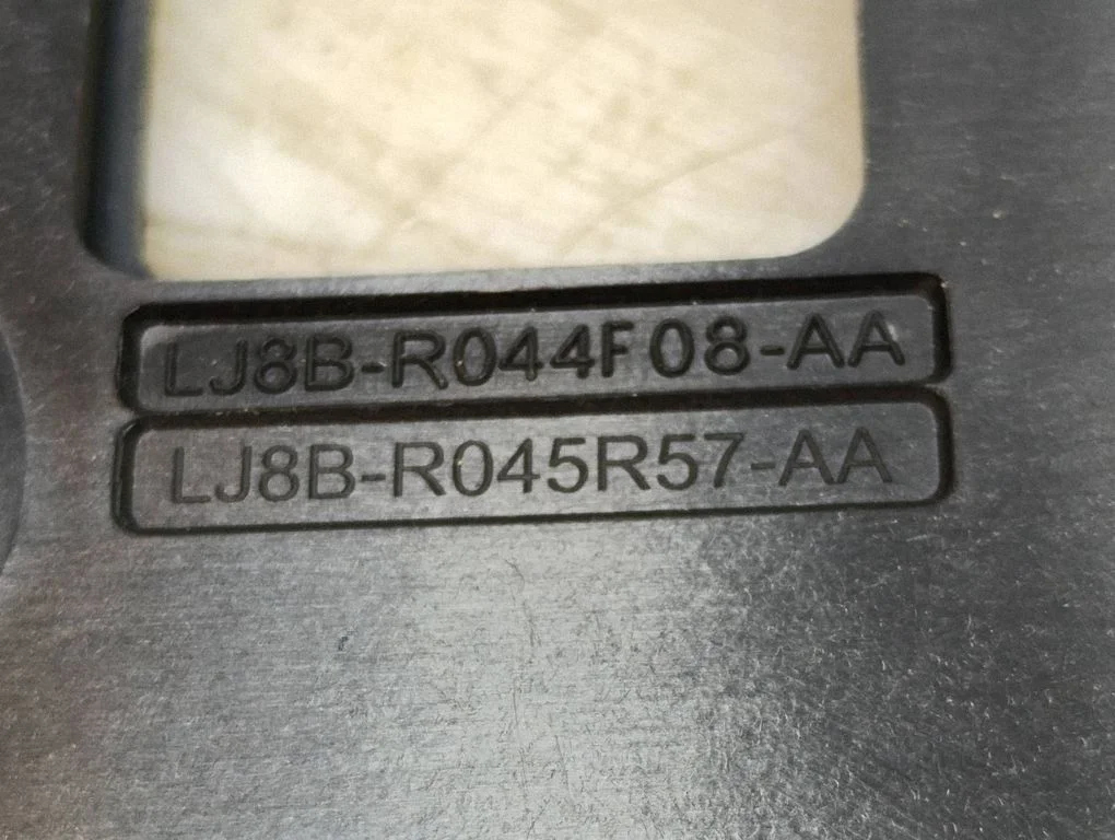 Pozostałe części deski rozdzielczej LJ8BR044F08AA