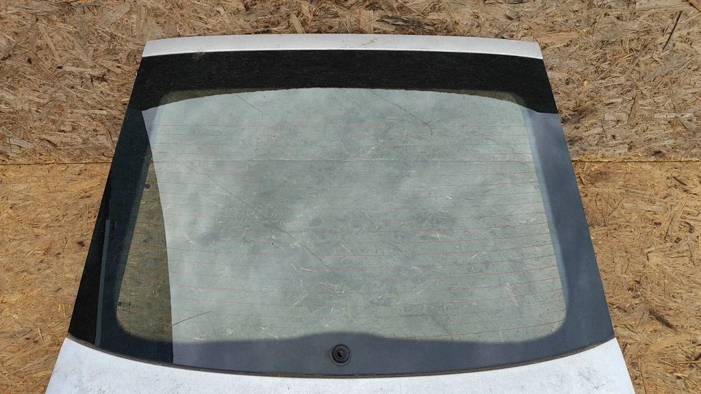 Tagaklaas – Opel Vectra B (1996-2002)