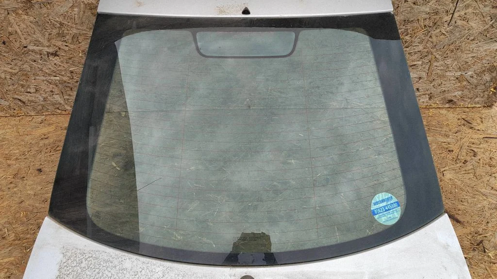 Tagaklaas – Ford Mondeo Mk III (2000-2007)