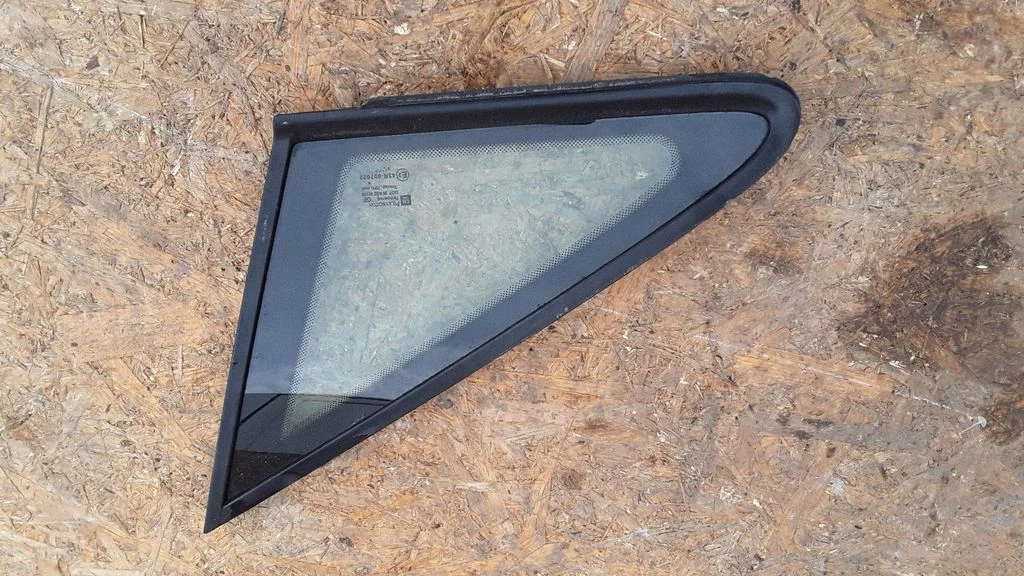 Kolmnurkne klaas kere esiosas – Opel Zafira A (1999-2005)