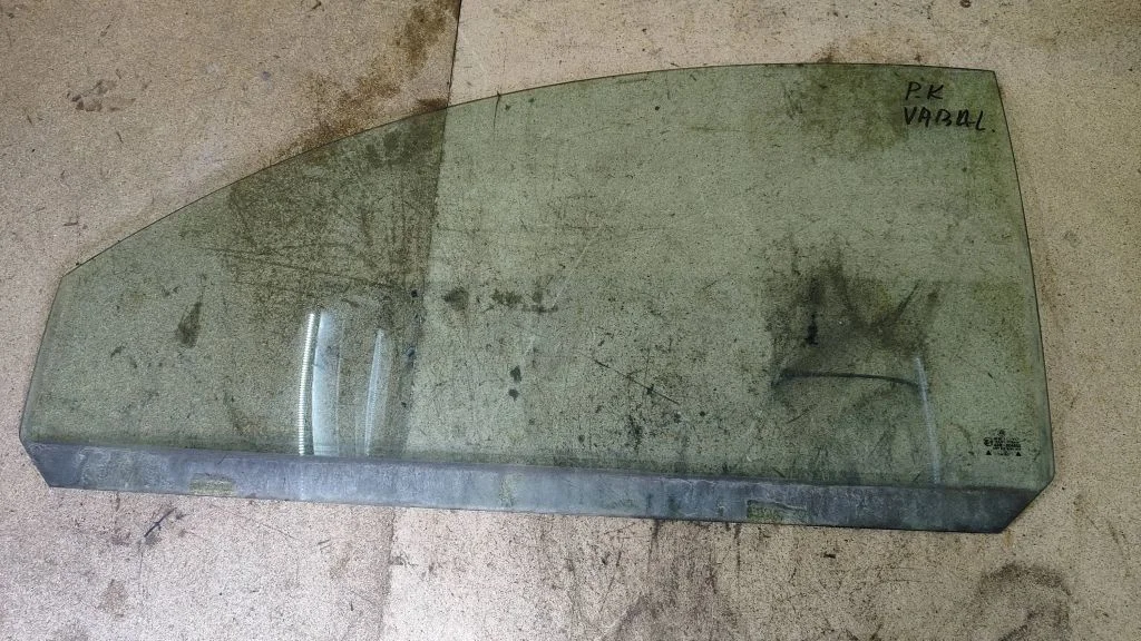 Front door window/glass (coupe) – Volkswagen New Beetle (1998-2010)