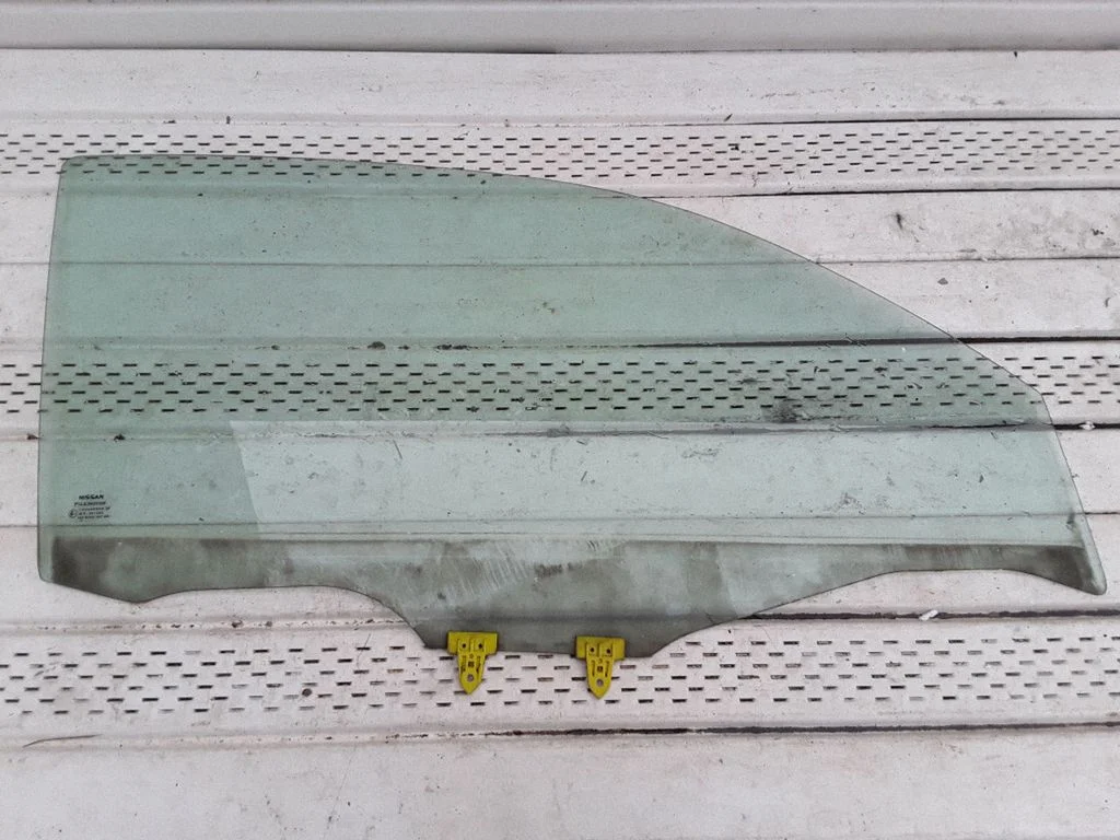 Front door window/glass (coupe) – Nissan Micra (2003-2007)