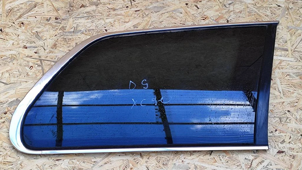 Rear side window DOT682M5540AS3