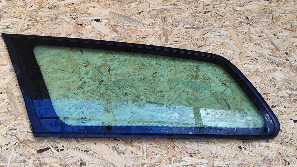 Rear side window 43R00022