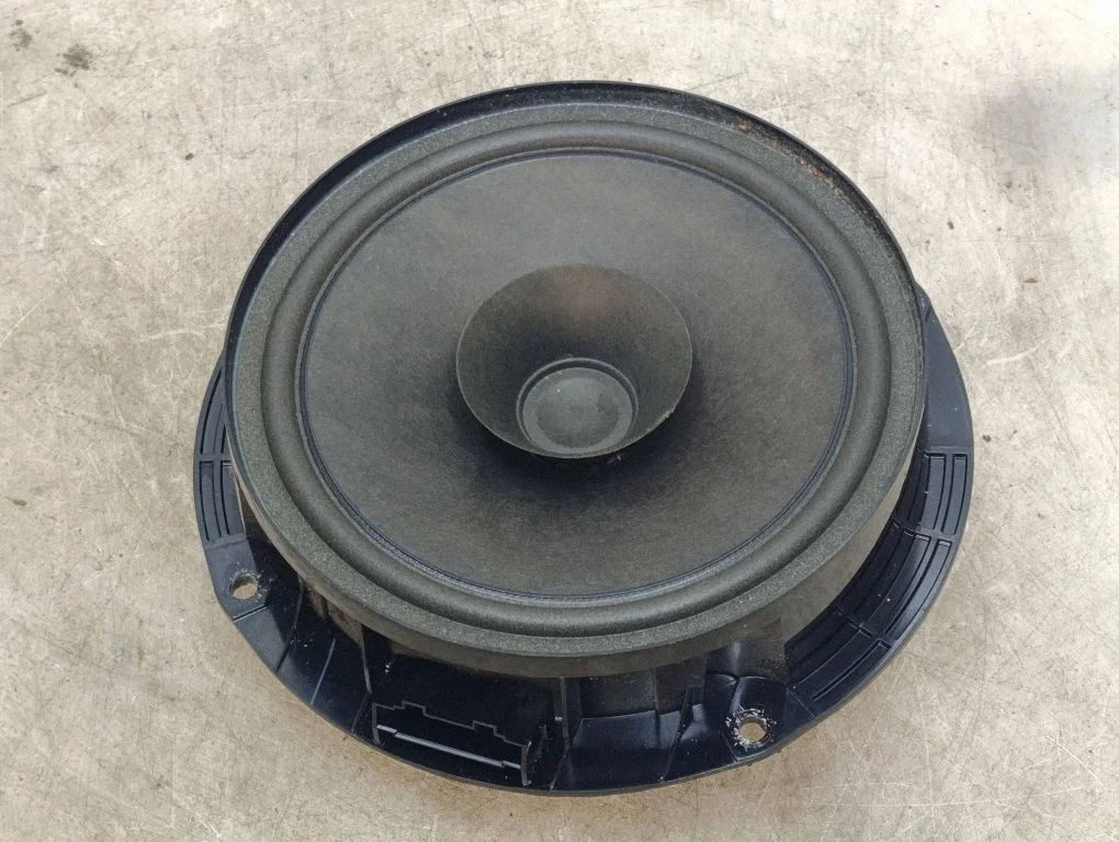 Rear door speaker – Volkswagen Jetta VI (2011-2018)