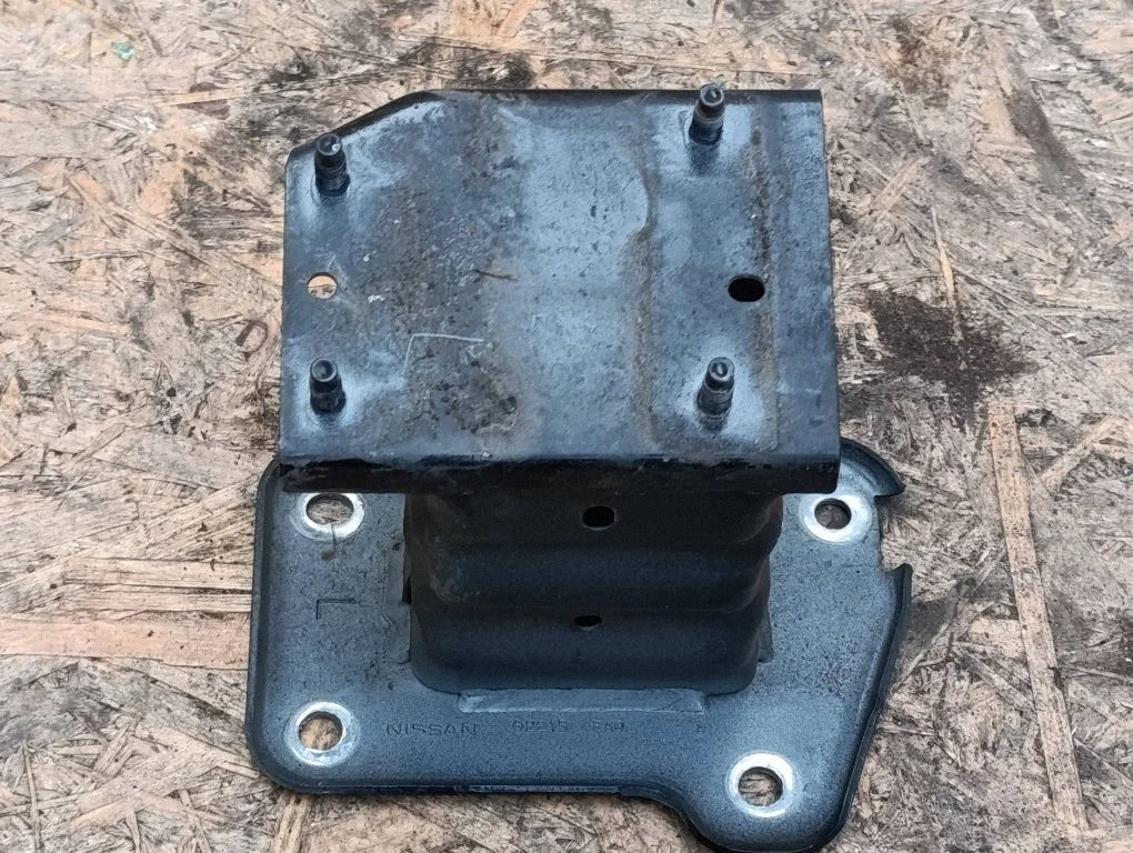 Esistange löögisummuti 622154EA0