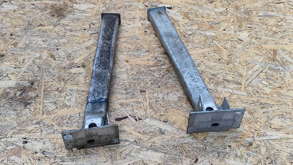 Esistange löögisummuti D288308