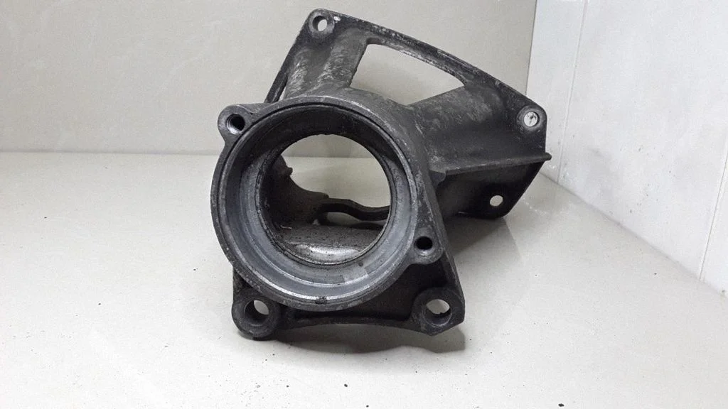 Driveshaft support bearing bracket – Ford Galaxy (2000-2006)