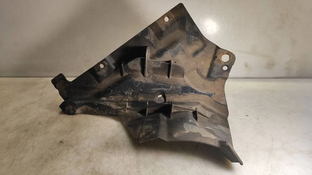 Osłona podwozia przednia – BMW Seria 3 E90 E91 (2005-2012)