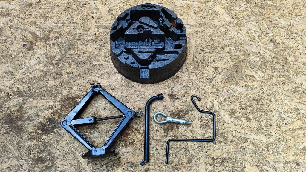 Lift Jack – Opel Vectra C (2002-2005)