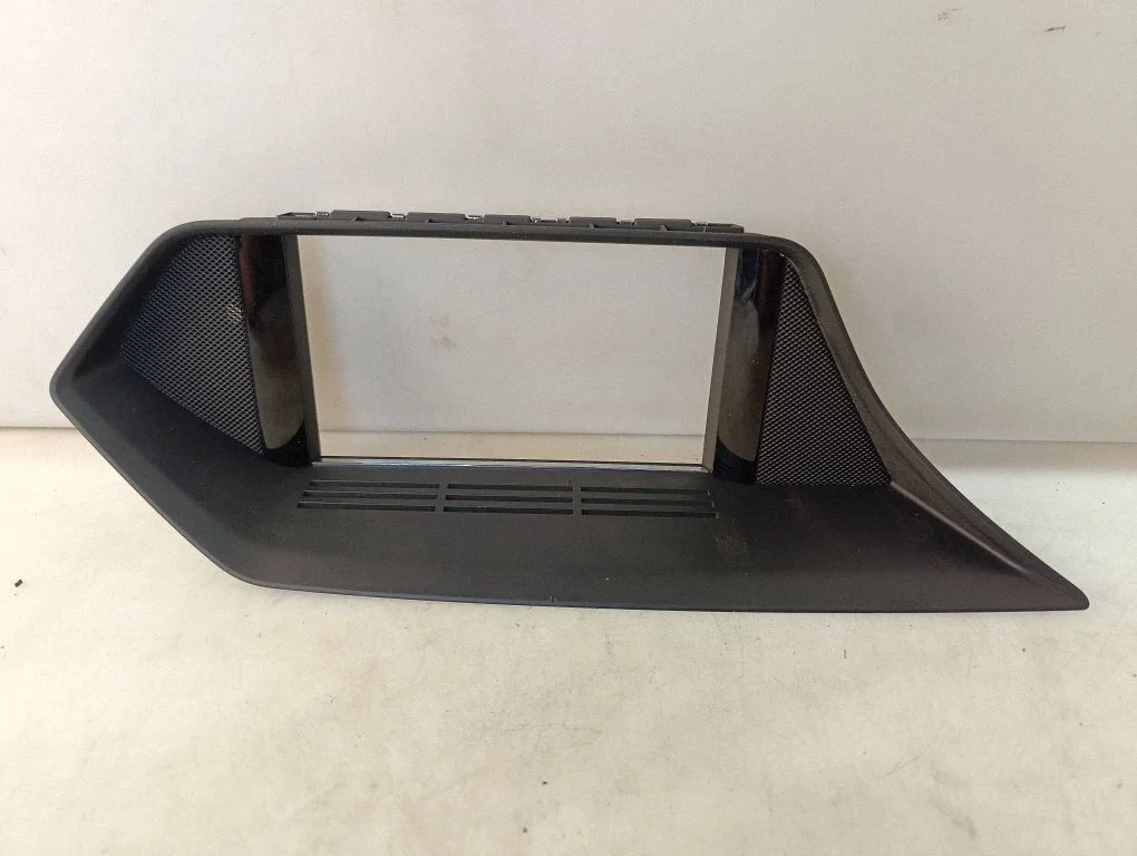 Radio/GPS head unit trim A2126801436