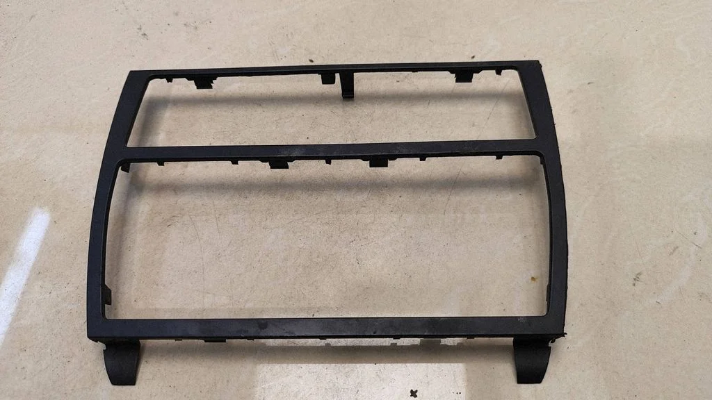 Radio/GPS head unit trim 4B0863263