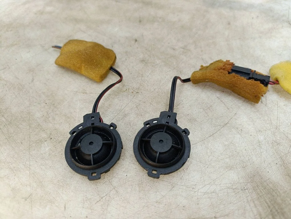 Front door high frequency speaker 5J0035411B