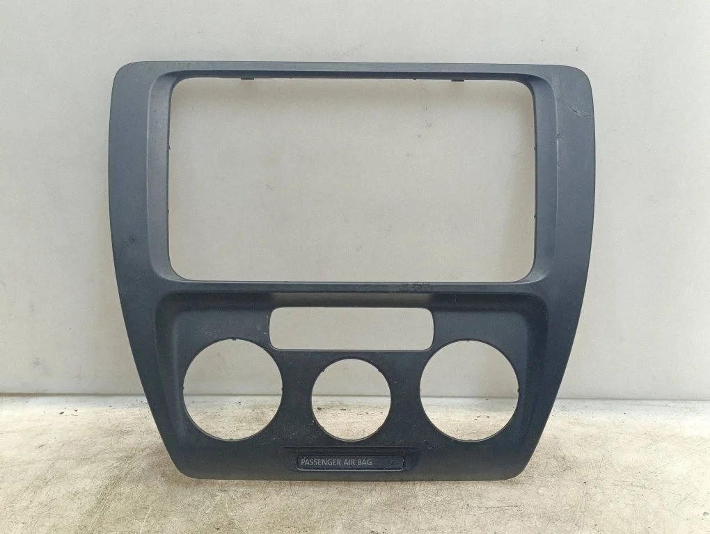 Climate control/heater control trim – Volkswagen Jetta VI (2011-2018)