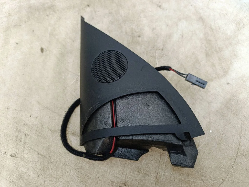 Front door high frequency speaker 7L6837985
