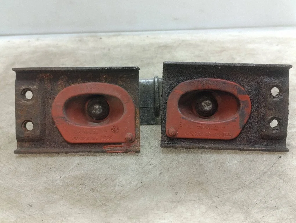 Summuti kinnitus/ hoidik – Audi A6 Allroad C6 (2006-2011)