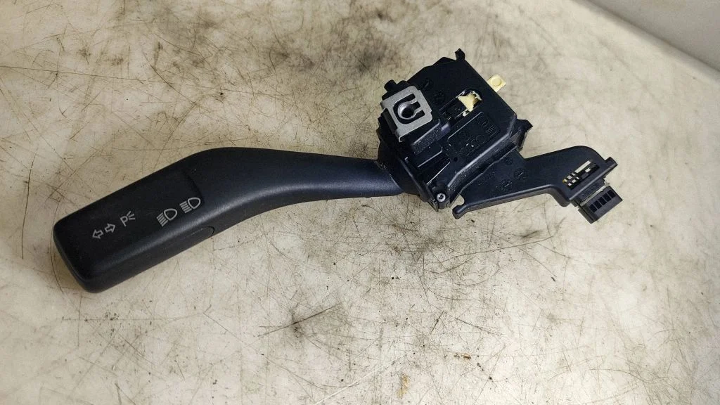 Indicator stalk – Volkswagen Eos (2006-2010)