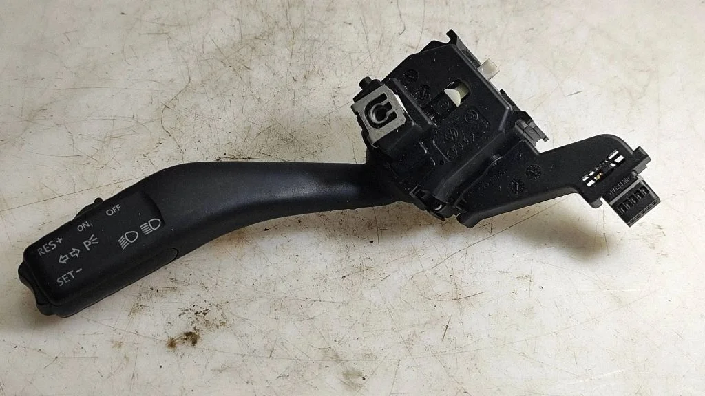 Indicator stalk – Seat Altea XL (2004-2015)