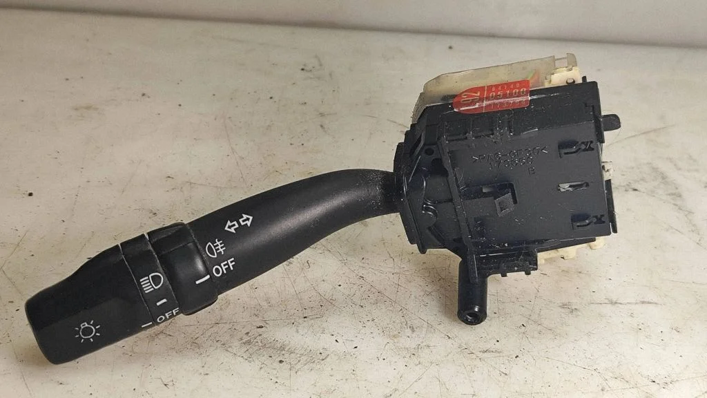 Indicator stalk – Toyota Corolla Verso AR10 (2004-2009)