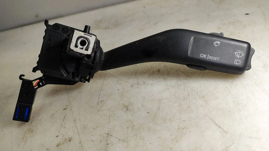 Indicator stalk – Volkswagen Touran I (2003-2010)