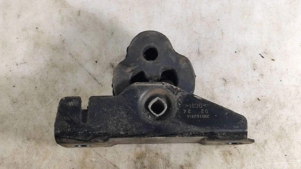 Summuti kinnitus/ hoidik – Nissan Qashqai J12 (2021-)
