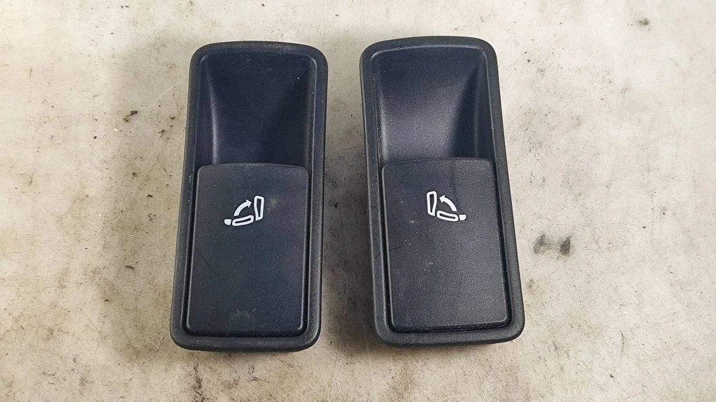 Seat back rest control lever/handle – Skoda Octavia Mk3 (5E) (2013-2019)