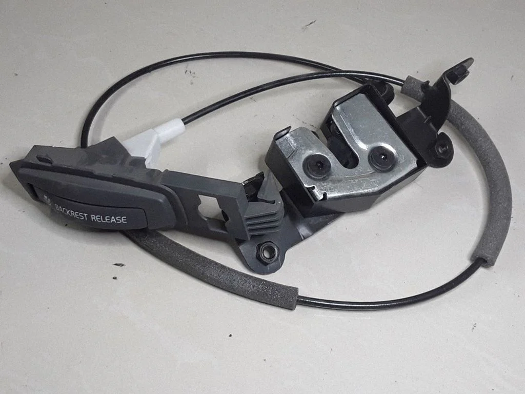Seat back rest lock catch – Volvo S60 (2001-2004)