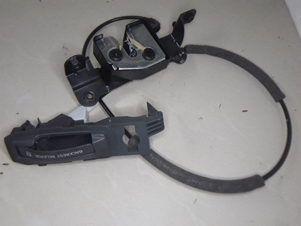 Seat back rest lock catch – Volvo S60 (2001-2004)