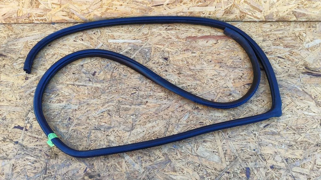 Rubber seal rear door – Nissan Murano Z50 (2002-2008)