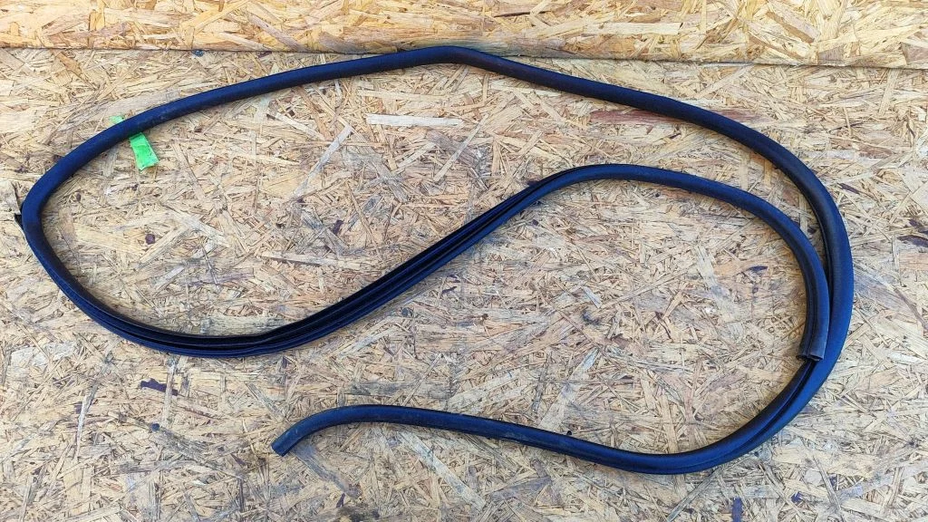 Rubber seal rear door – Nissan Murano Z50 (2002-2008)