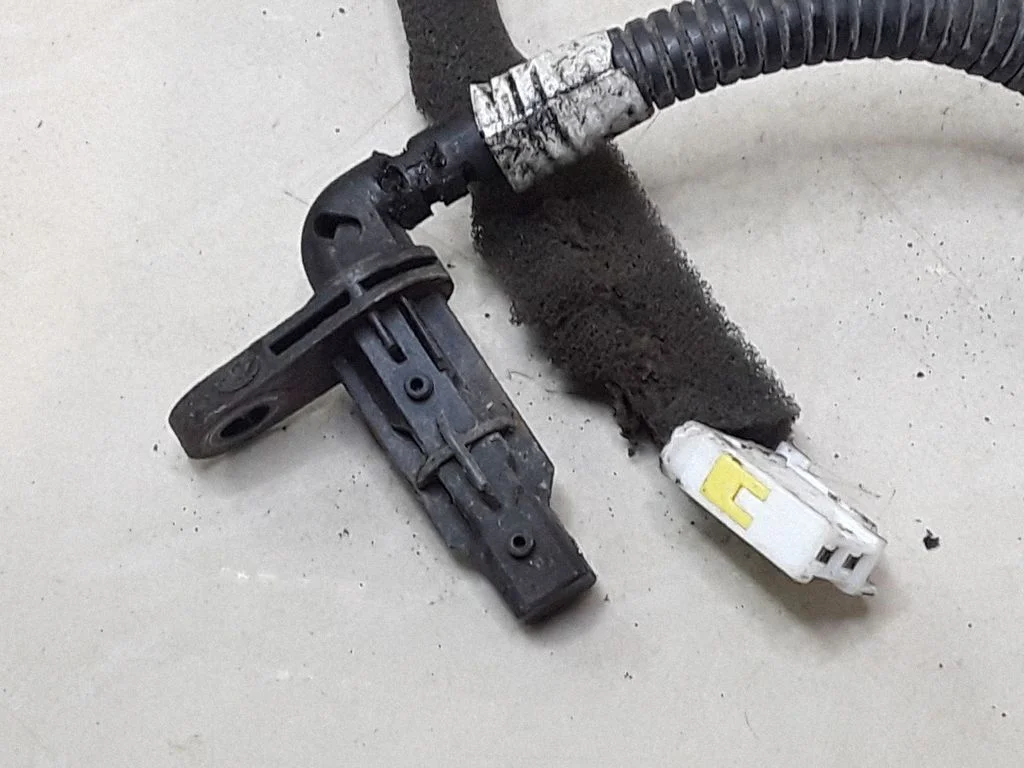 Czujnik ABS tylny – Hyundai Santa Fe (2006-2012)