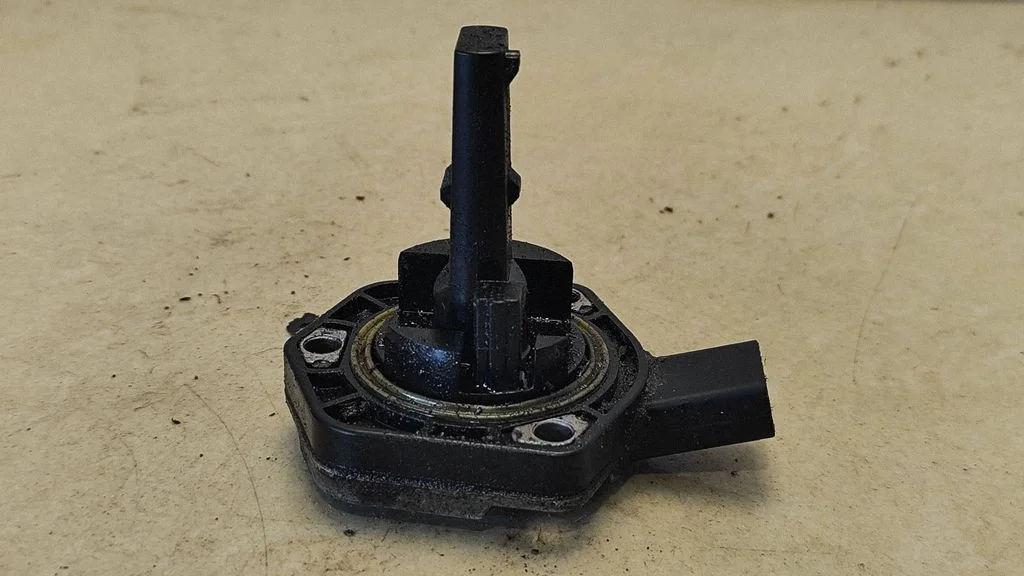 Oil level sensor 1J0907660C