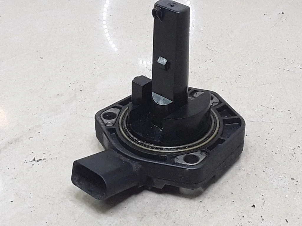 Oil level sensor 1J0907660B