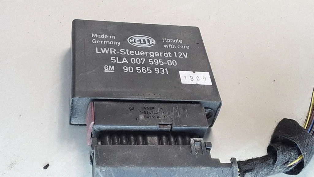 Headlight ballast module Xenon 90565931