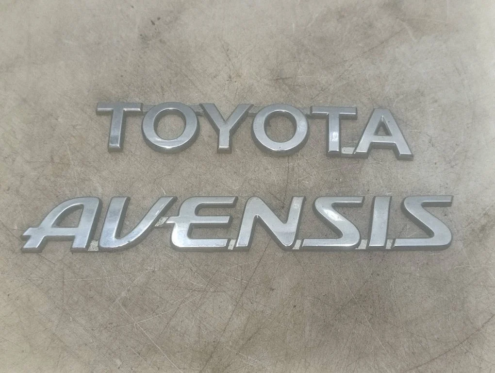 Manufacturers badge/model letters – Toyota Avensis T270 (2009-2012)
