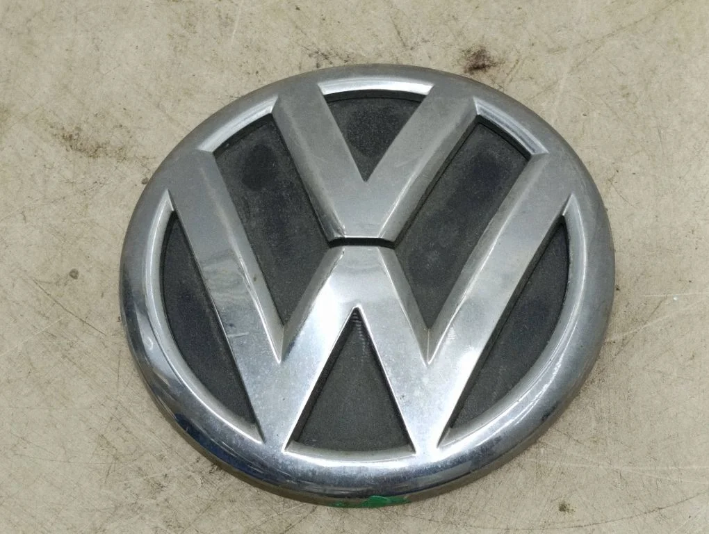 Manufacturers badge/model letters 5M0853630D