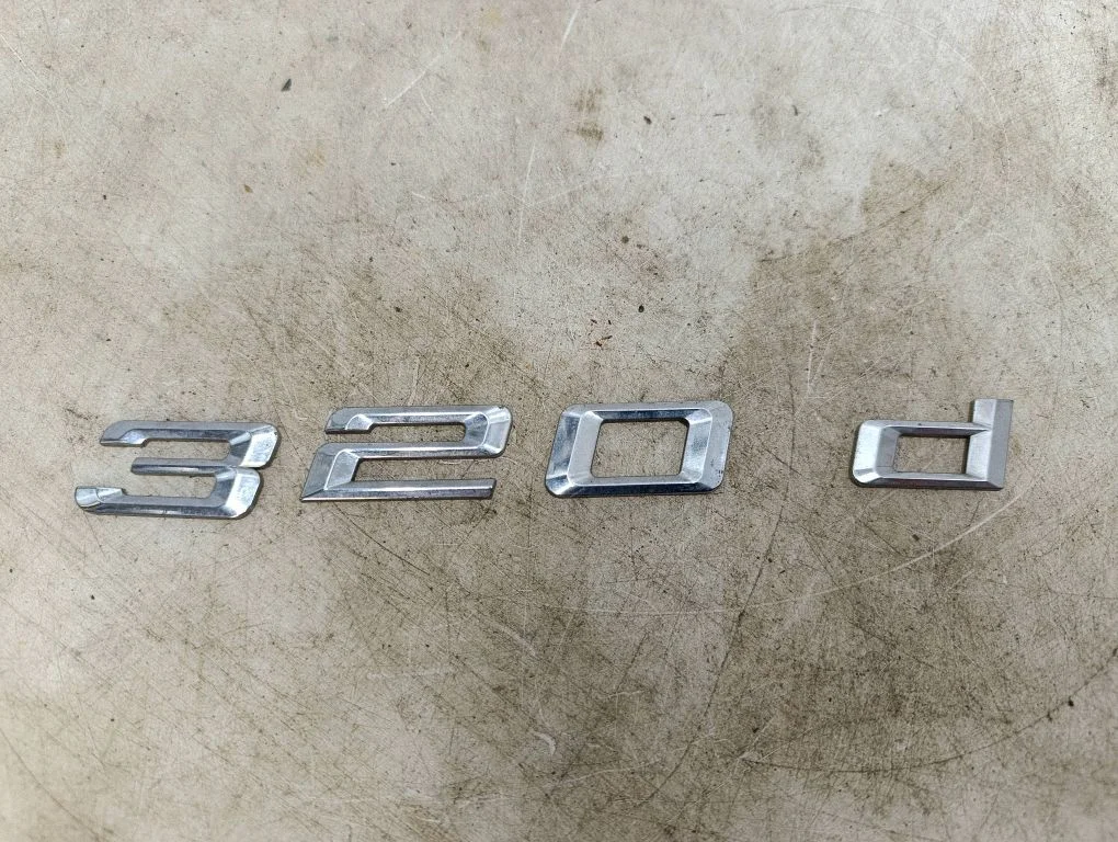 Manufacturers badge/model letters – BMW 3 Series E90 E91 (2005-2012)