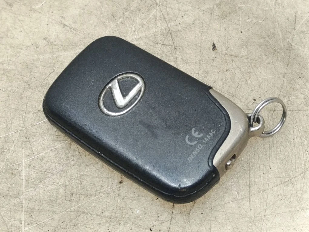 Ignition key/card – Lexus IS 220D-250-350 (2006-2013)